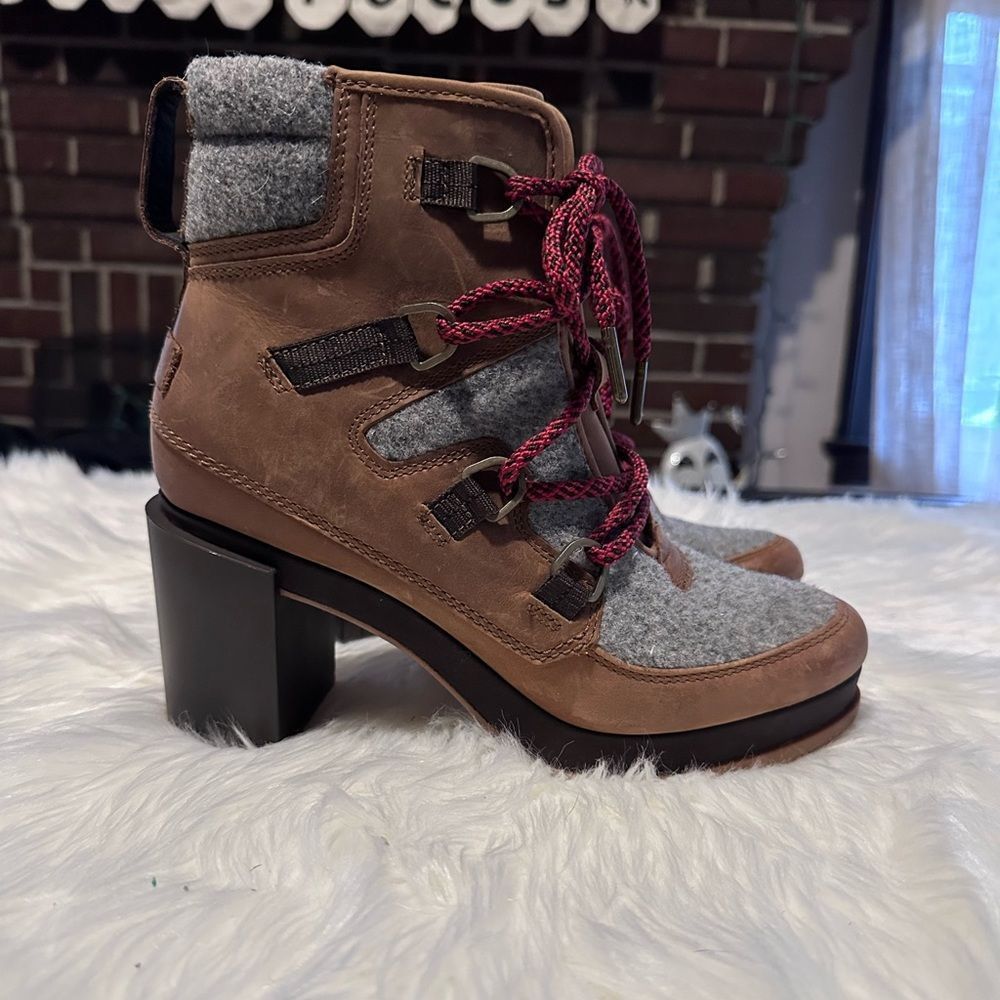 Sorel Blake lace up boot